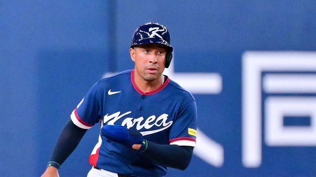 '괴력 韓 신인왕’ 왜 WBC 2번 빼앗겼나, '하트' 날린 편애?→