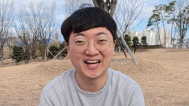 김선태, 유튜브 개설 하루만에 70만 육박 '골드버튼 임박'