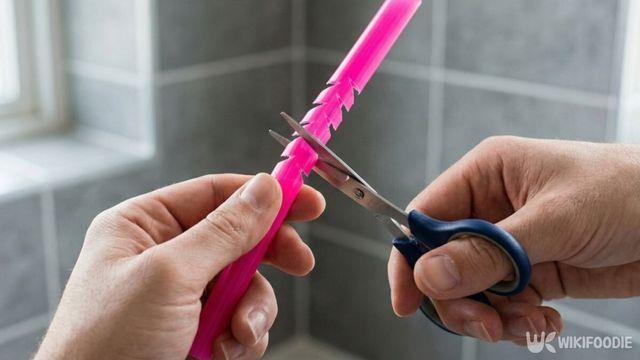 “출장 부르기 전에 이거부터 해보세요” 세면대 막힘, 빨대 하나로 해결하는 방법