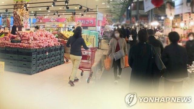 2월 물가 2.0%…석유·채소 내리고 축산·서비스 올랐다