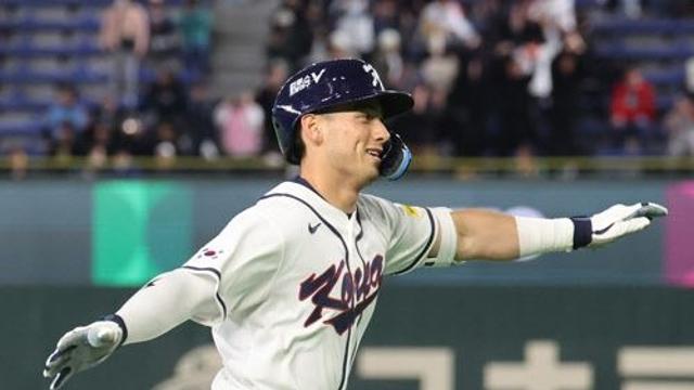 '빅리거는 역시 다르네' 위트컴-존스, 태극마크 달고 나란히 대포쇼