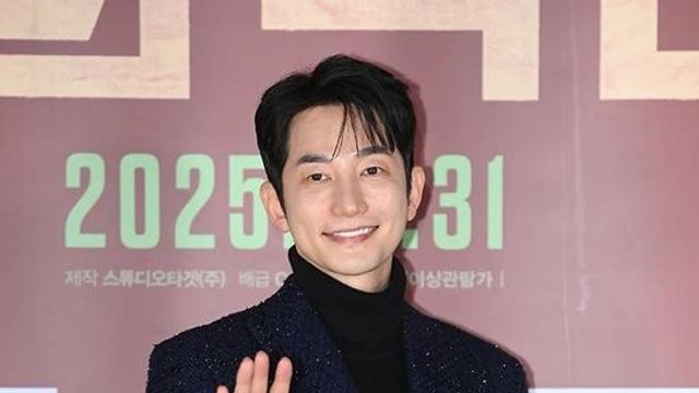 박시후, 틱톡 월수익 5억설 부인→앉아만 있는 라방 의식? 군고구마 먹방 [엑's 이슈]