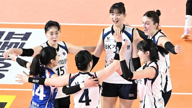 여자배구 사상 첫 준PO '솔솔'…기업은행·GS도 봄배구 '희망'