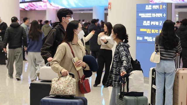 두바이에 묶인 韓관광객 속속 귀국…여행사들 대체항공 확보
