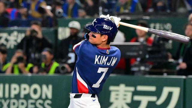 '아직 안 끝났어' 한국, 8회초 김주원 1타점 적시타→2점 차 추격…8회말 한국 6-8 일본 [WBC]