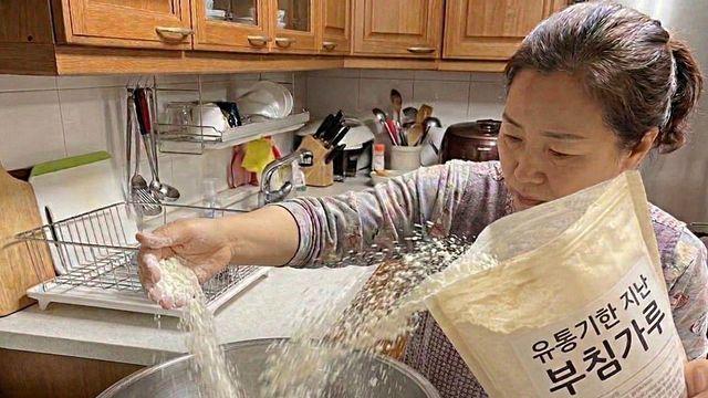 유통기한 지난 부침가루 버리지 말고 통째로 '여기' 부어보세요…왜 진작 몰랐을까요