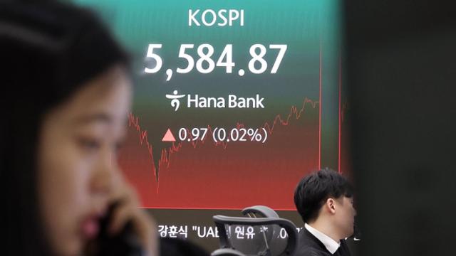 [속보] 금융위기 후 최고 환율에 유가 쇼크까지…코스피 5,200선 추락, 매도 사이드카 발동