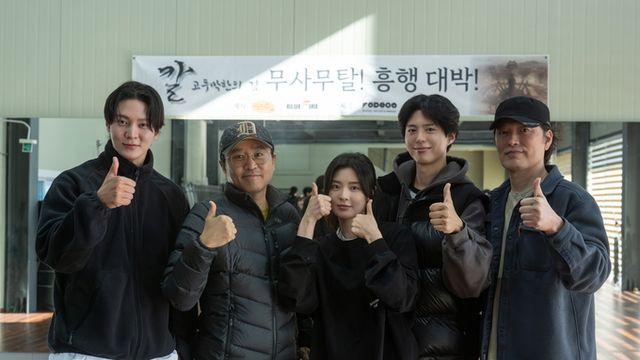 '칼: 고두막한의 검' 박보검-주원-이선빈 외 영화의 주역 총출동한 액티비티 리딩 현장 스틸 공개
