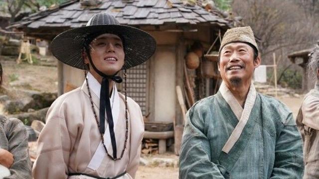 천만 관객 돌파 '왕과 사는 남자', 표절 의혹 제기… 