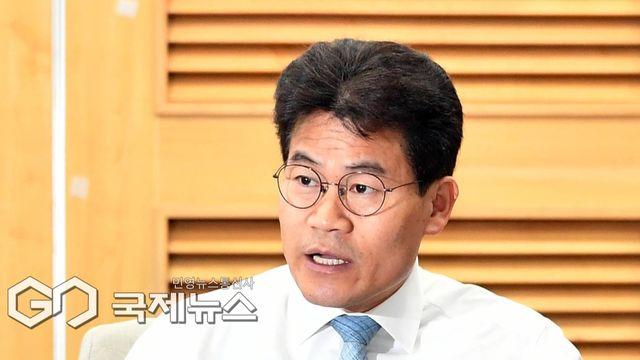 보수 유튜버 활동 전한길, 오늘 국민의힘 떠난다