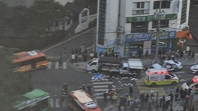 염창동서 마을버스와 차량 5대 연쇄 충돌…임산부 등 24명 부상(종합)