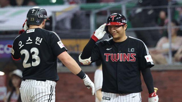 “졌다고 징징대지마” LG 오스틴, 문보경 향한 ‘대만 야구 팬 악플’에 일침