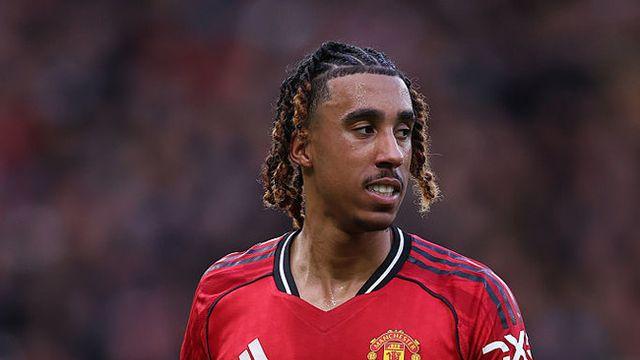 맨유 주전 센터백 되기에는 아직 멀었다...“PL 기준, 피지컬 부족한데 너무 많은 싸움 시도해”