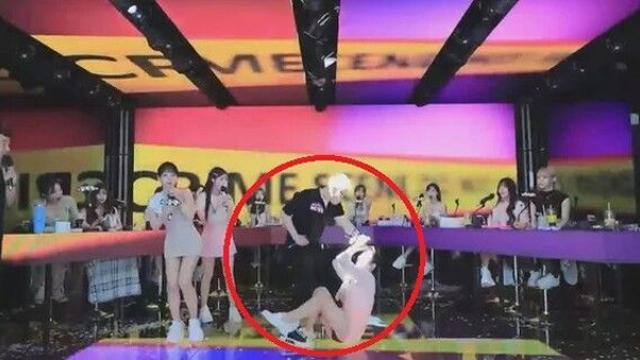 MC딩동, 엑셀 생방송 중 여성 BJ 머리채 폭행... '음주운전 트라우마' 해명에 더 싸늘해진 여론