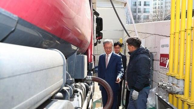 “알뜰”이 하루새 600원 폭등…석유공사 사장 사과, 산업부 “엄정 대응”