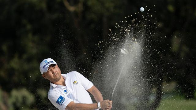 이태훈, LIV 골프 싱가포르 대회 첫날 공동 선두…송영한 39위