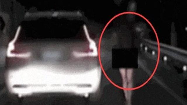 “문 열까봐 무서웠다”...알몸으로 도로 활보한 20대, 현행범 체포