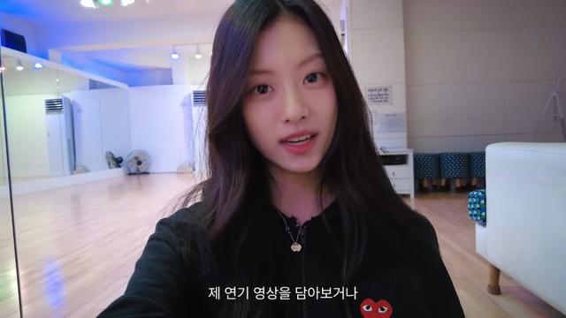 ‘르세라핌 탈퇴’ 김가람, 유튜브 시작…1시간 만에 1만 구독자 돌파 [왓IS]