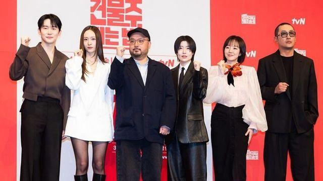 19년 만에 복귀→본 적 없던 라인업…공개 전부터 뜨거운 韓 드라마