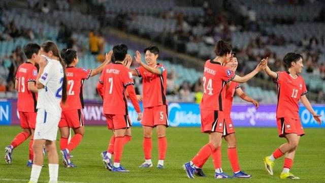월드컵 4회 연속 진출 확정! 韓 여자축구, 우즈벡 6-0 대파…아시안컵 4강 진출
