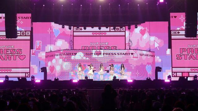 아일릿, 첫 단독 콘서트 ‘PRESS START’…게임처럼 펼쳐진 성장 서사 [공연뷰]