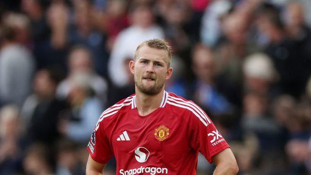 맨체스터 유나이티드 속 터진다 “부상 이탈 더 리흐트, 아직도 훈련 X...올 시즌 복귀 힘들 것”