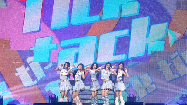 완벽한 무대, 딱 맞는 셋리... '아일릿 신드롬' 스타트[리뷰]