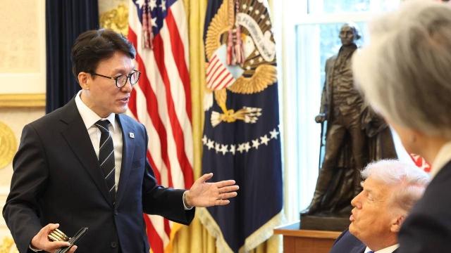 트럼프, 북미대화에 깊은 관심 표명…방중 계기 성사 전망은