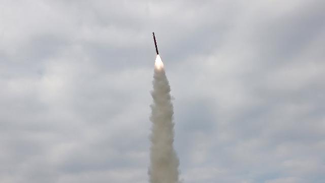 北, 탄도미사일 10여발 발사…트럼프 '러브콜'에도 무력시위(종합2보)