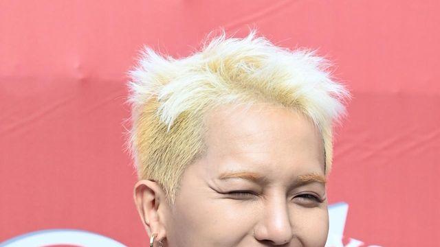 '부실복무 의혹' 송민호, 재판 미루고 영화 VIP시사회 참석…이색 행보 '눈길' [엑's 이슈]