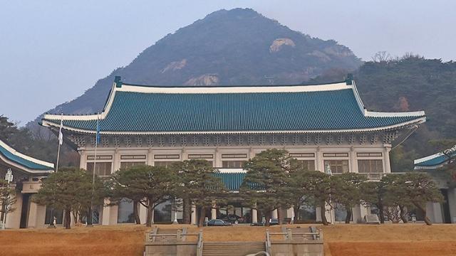 靑, 트럼프 군함파견 요구에 