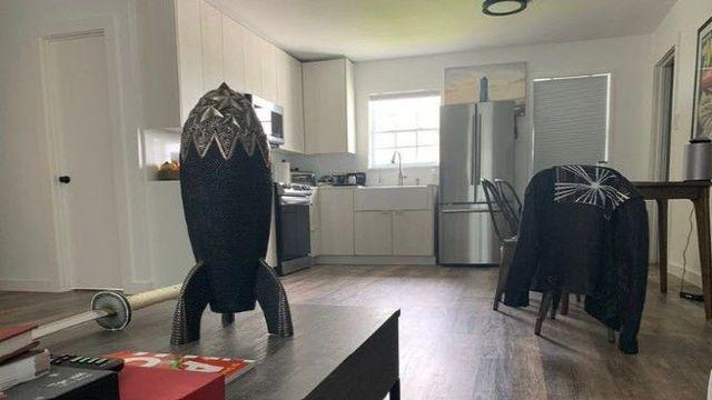 세계 1위 부자인데 '충격'…일론 머스크, 텍사스 벌판 10평 집 내부