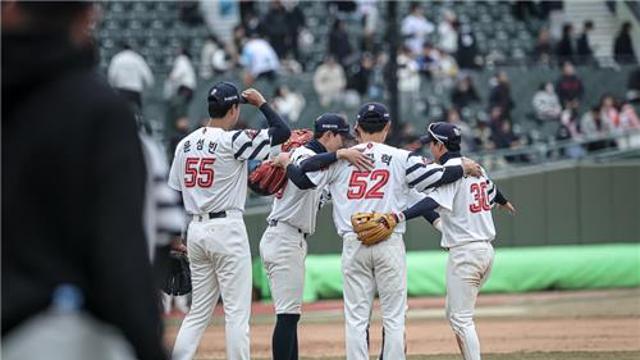 프로야구 롯데, LG에 역전승…시범 경기 3연승 단독 선두 질주
