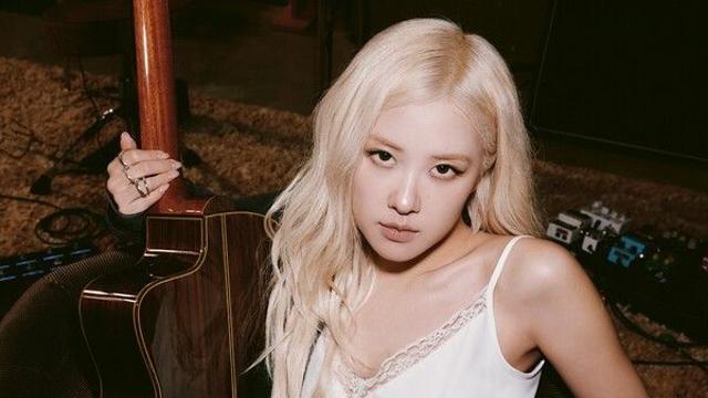 “데님의 아이콘과 만났다”... 리바이스®, 블랙핑크 로제 글로벌 앰배서더 발탁