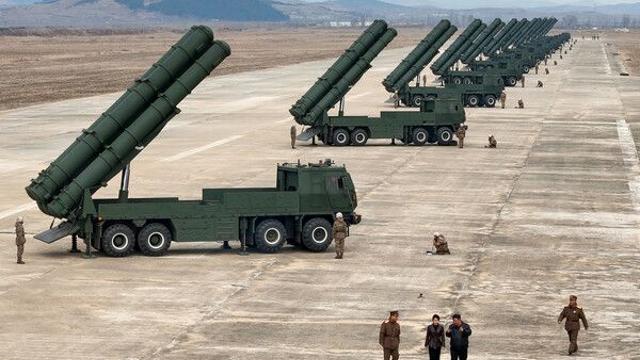 [이슈] 北방사포 타격훈련 공개…김정은 