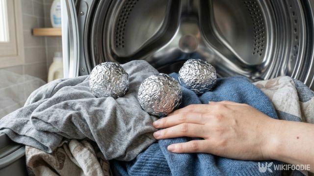 “빨래할 때 3개만 넣어보세요” 건조기 정전기 줄이는 뜻밖의 방법