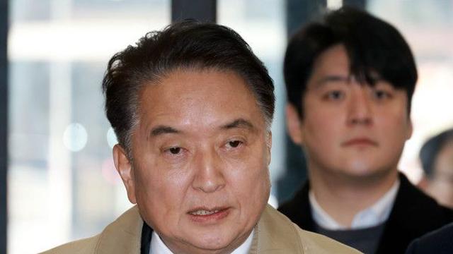 경찰, ‘금품 수수 혐의’ 김영환 충북지사 구속영장 신청 (종합)