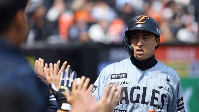 단돈 '1억'에 '1위' 다시 품었다, 한화 알짜 계약 대박 예감…