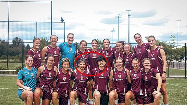 '이란 탈출→호주 망명' 女 축구선수 2명, 히잡 벗어던지고 '행복축구'…A리그 브리즈번과 합동훈련