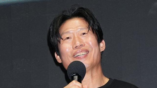 유해진, 아기 단종 번쩍 '왕을 든 남자'