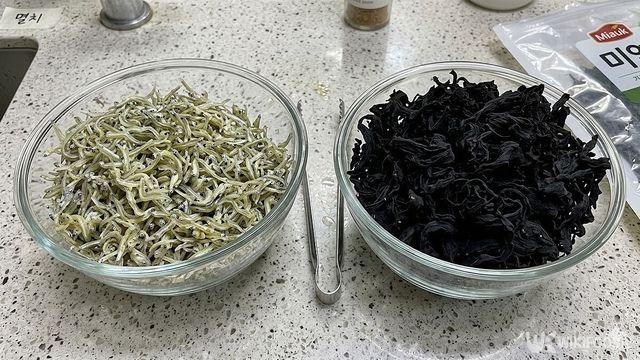 미역과 멸치는 이렇게 드세요, 간장 한 방울 안 넣어도 '감칠맛' 폭발해요