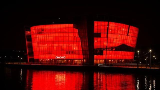 지방선거 앞두고  '붉은색'? 하이브, BTS 광화문 공연 