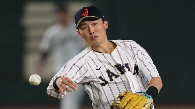 '올림픽 도전' 韓 야구, 초대형 뉴스 떴다!…'WBC 5할 맹타' 日 붙박이 유격수 대표팀 전격 은퇴→