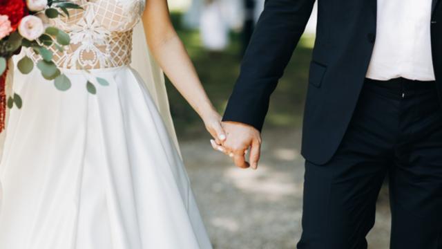 지난해 혼인 24만건 ‘깜짝 반등’… 30대 초반이 결혼 열풍 주도