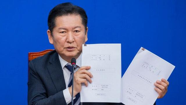 [이슈] 정청래, 친명 보이콧·고발 논란에도 김어준 방송서 '이심정심' 강조…친명 鄭겨냥 비판