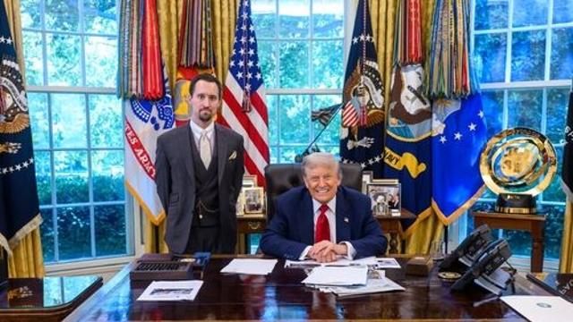 '친트럼프' 경제학자도 