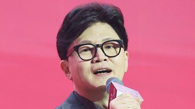 한동훈, 단계적 개헌 추진에 사실상 반대 의사…“지키지도 않는 헌법 뭐 하러 개정”