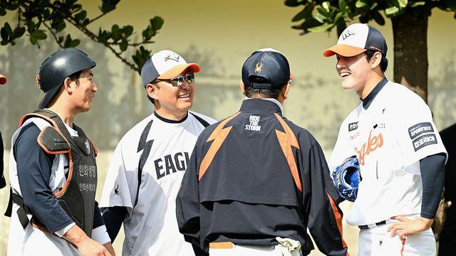 '韓 신기록' 문동주 구속 138km?...