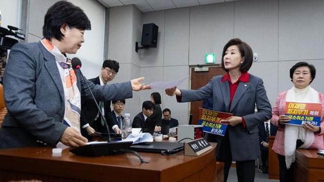 나경원 “이름 함부로 부르지 마요”…서영교 “그럼 뭐라고? 너경원?”