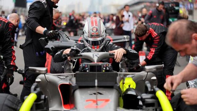 아우디 F1, ‘휠 건’ 오류로 N. 휼켄베르그 포인트 문턱서 좌절